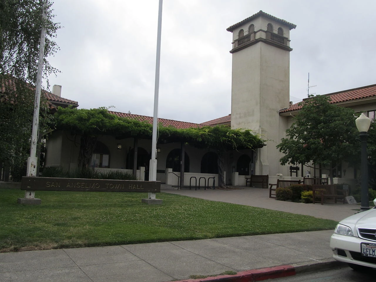 San_Anselmo_Town_Hall.JPG